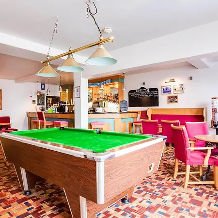 Oyo Godolphin Arms Hotel-2
